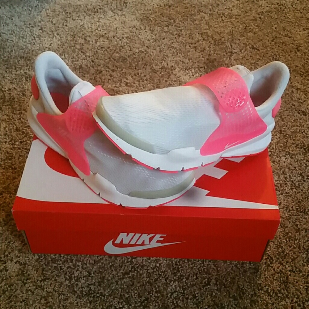 Nike Sock Dart (GS) Girls size